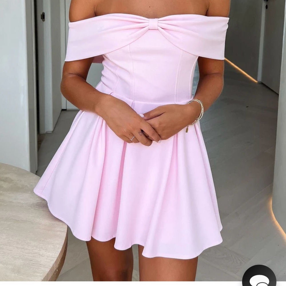 Chic Off-Shoulder Pink Juliana Mini Dress

That’s So Fetch